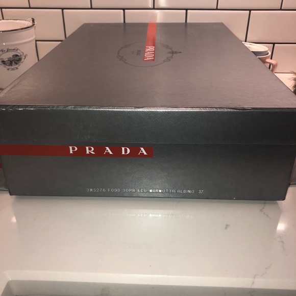 NWB Prada women’s fur boot with platform - Picture 6 of 8